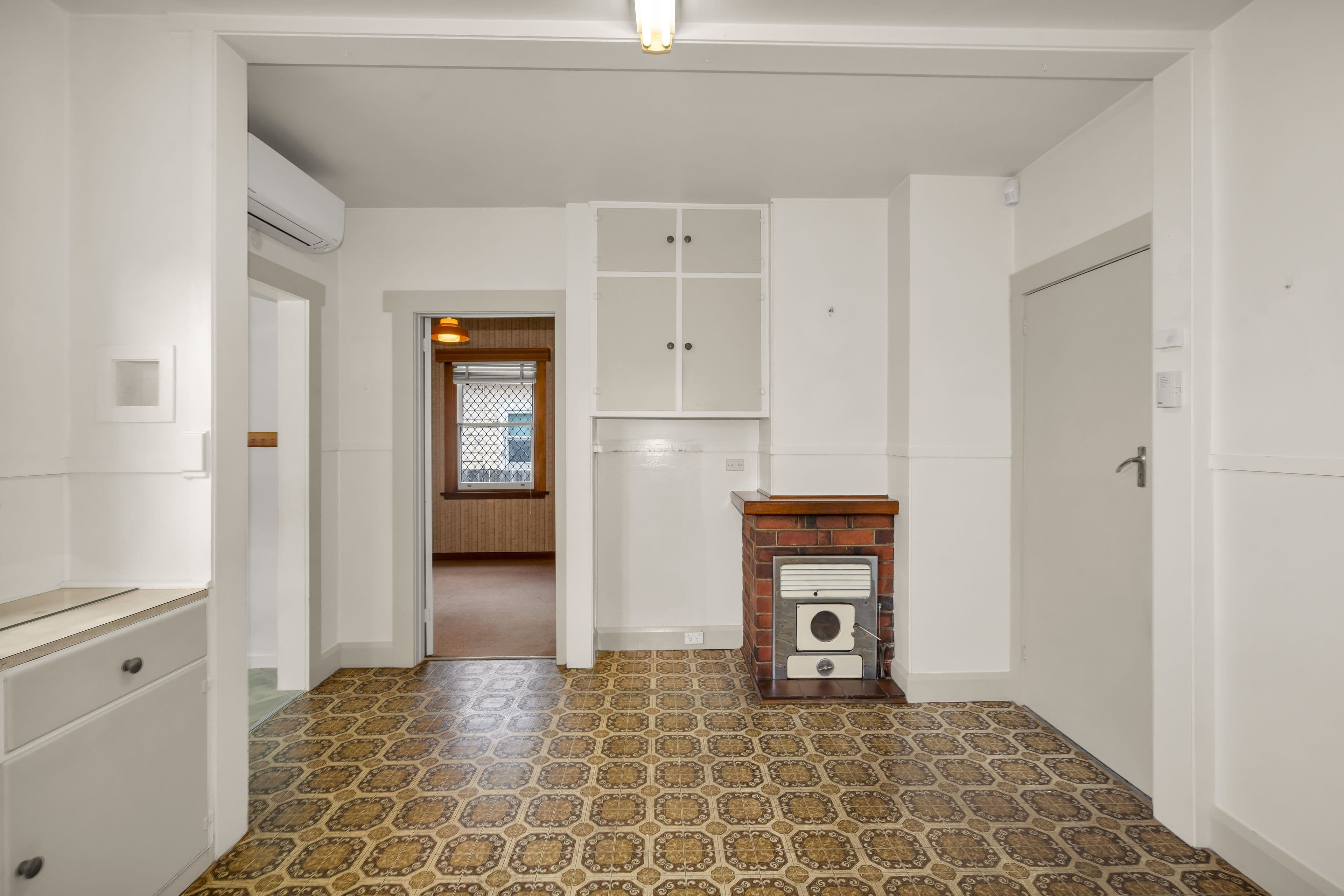 10 Calais Street, Mowbray TAS 7248, Mowbray - Thumbnail 6