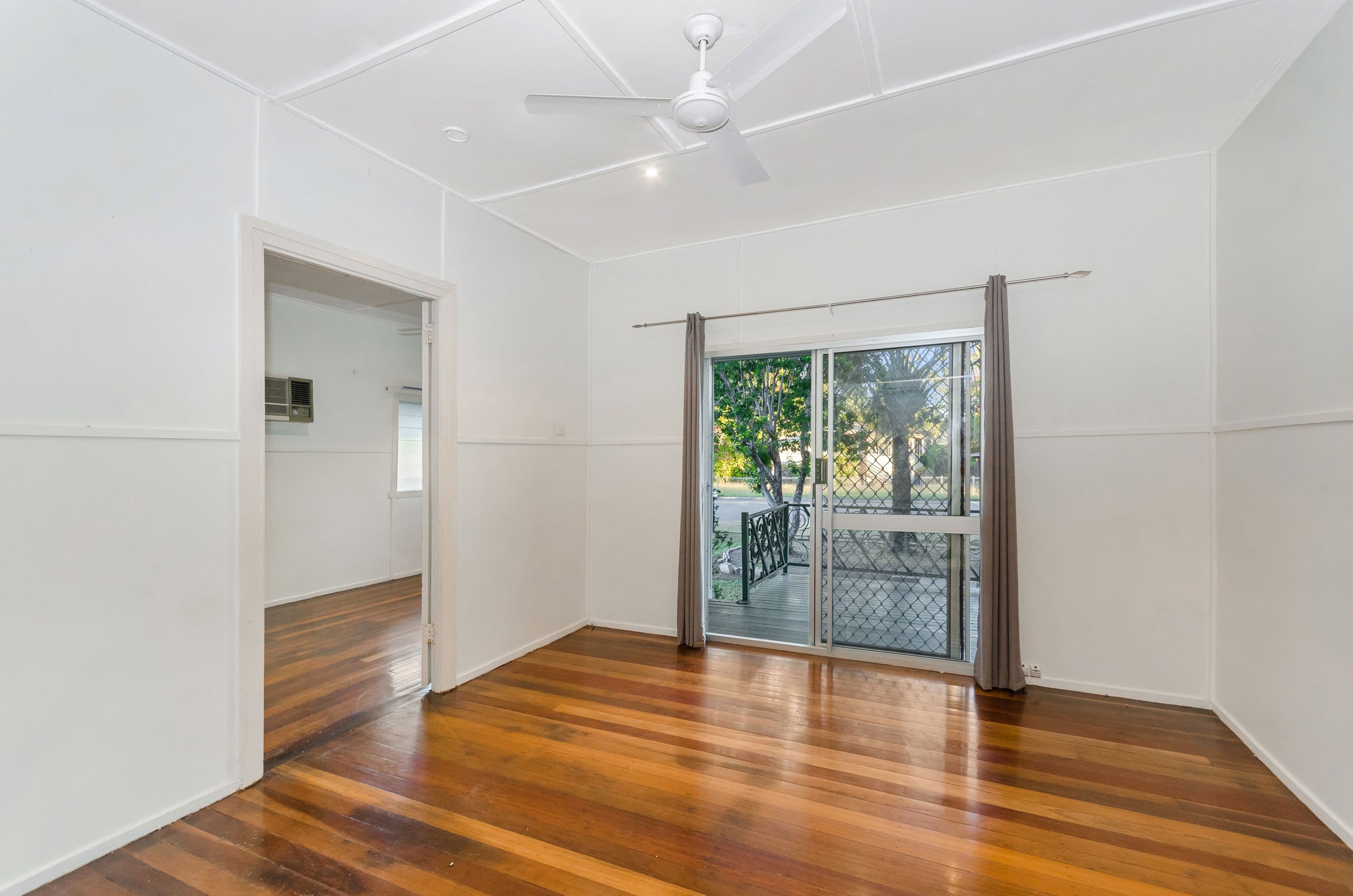 39 Montgomery Street, West End QLD 4810, West End - Thumbnail 2