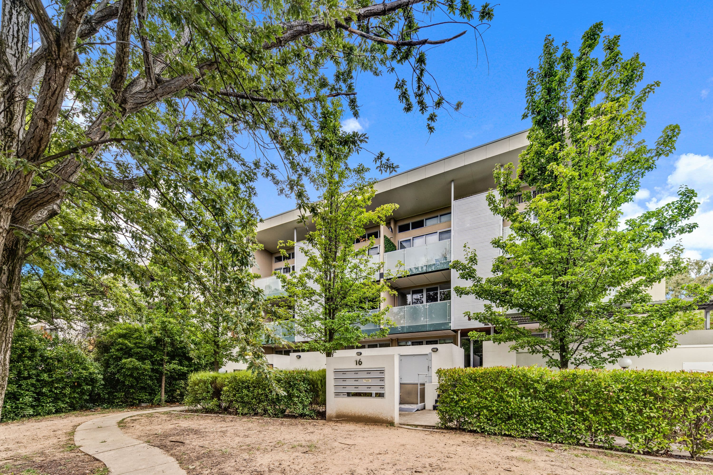 16 De Burgh Street, Lyneham ACT 2602, Lyneham - Thumbnail 2