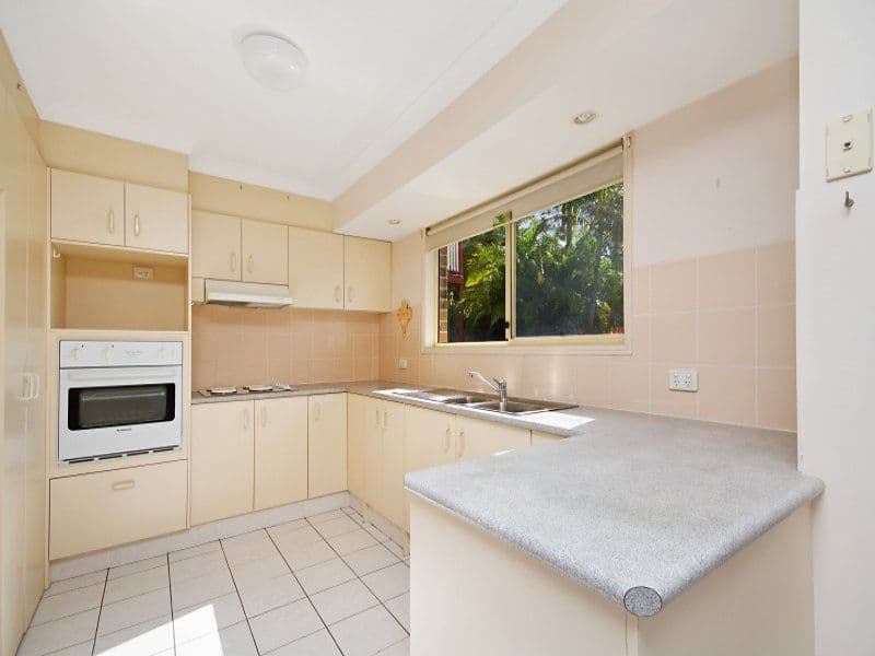 14 Honeymyrtle Drive, BANORA POINT NSW 2486, Banora Point - Thumbnail 5