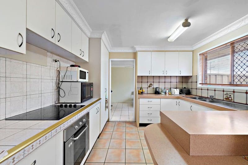 4 Kevin Grove, Caboolture South - Thumbnail 2
