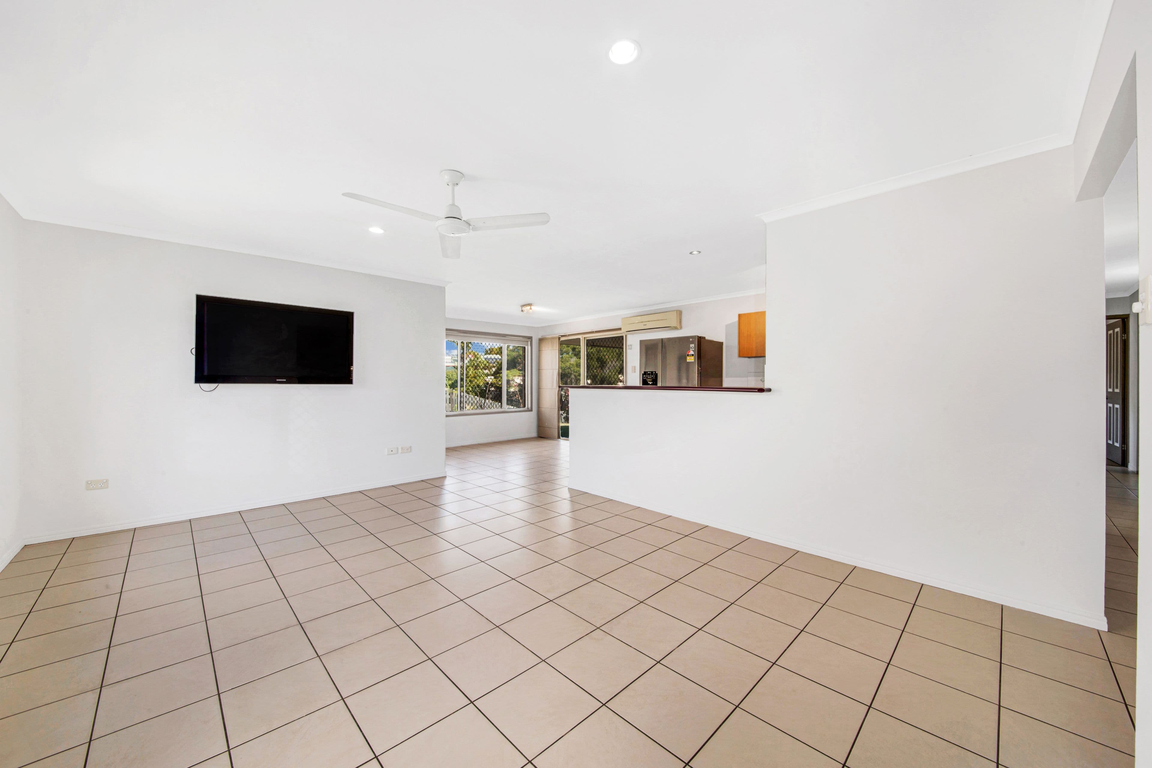 76 Hampton Drive, Tannum Sands QLD 4680, Tannum Sands - Thumbnail 2