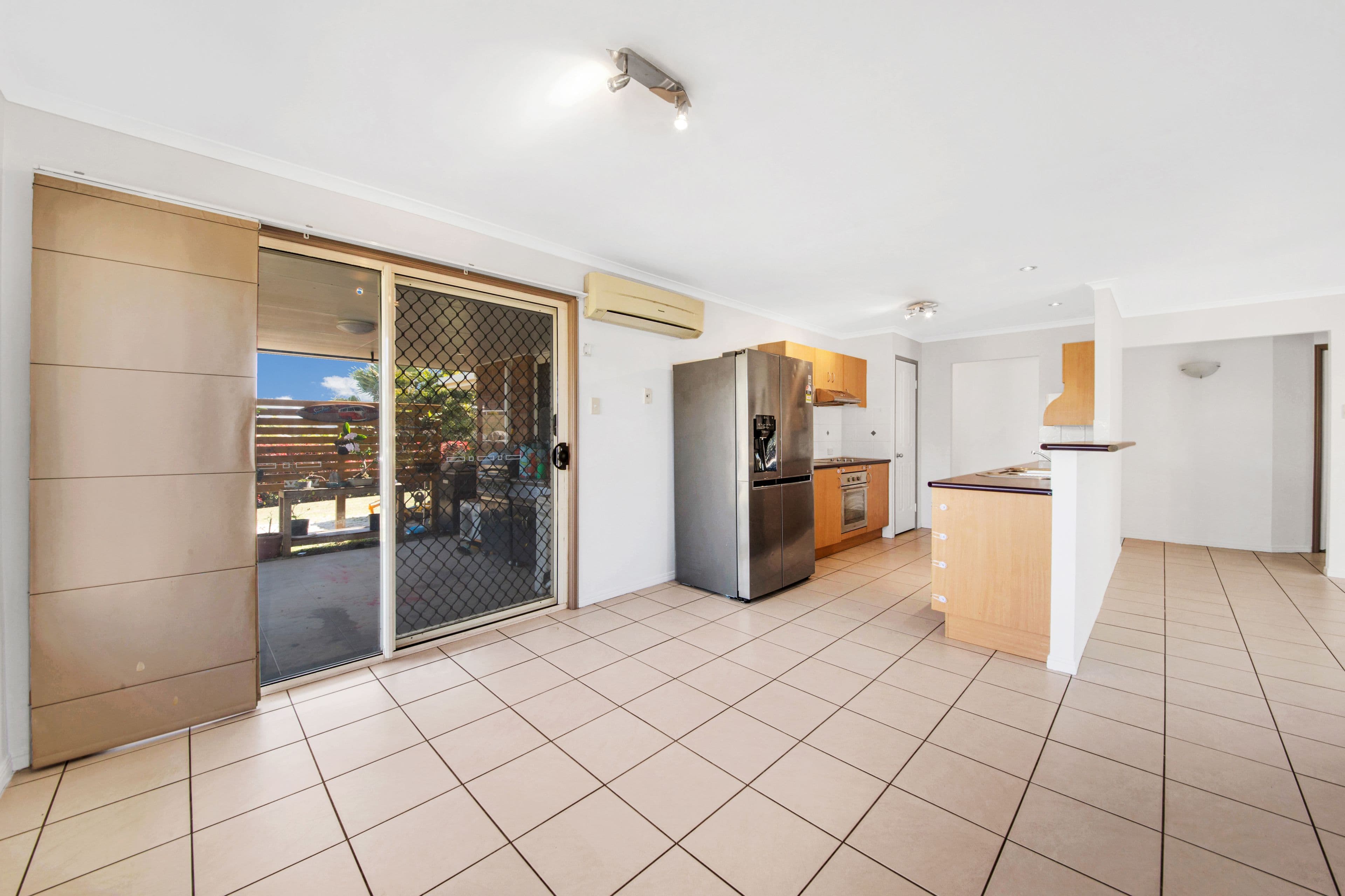 76 Hampton Drive, Tannum Sands QLD 4680, Tannum Sands - Thumbnail 3