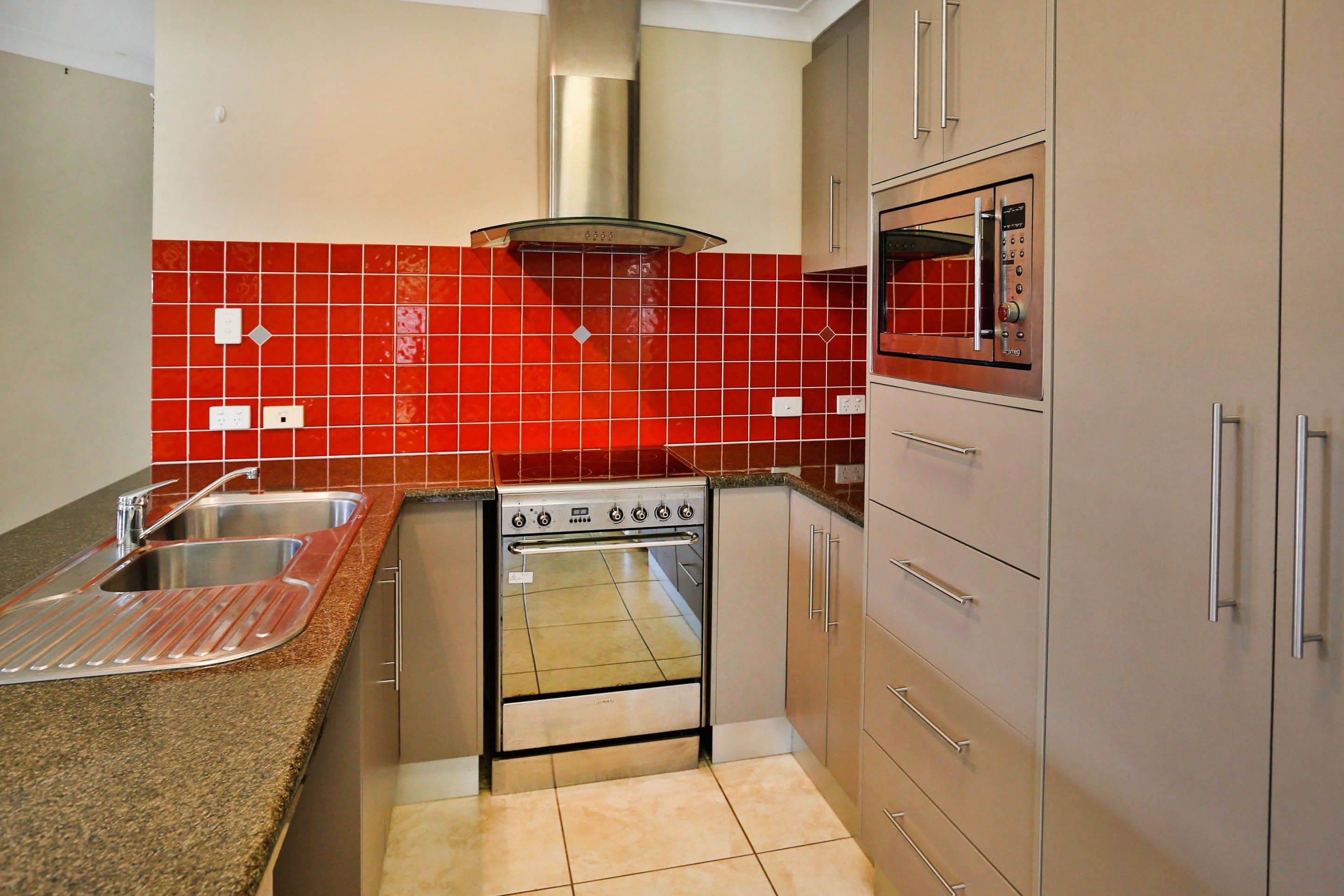6 Santiago Court, Mount Louisa QLD 4814, Mount Louisa - Thumbnail 2