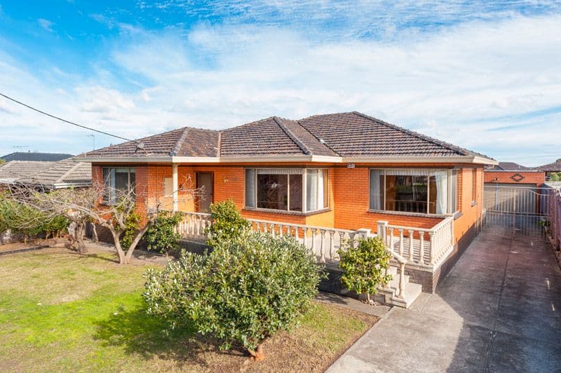 129 McFadzean Avenue, Reservoir VIC 3073, Reservoir - Thumbnail 2