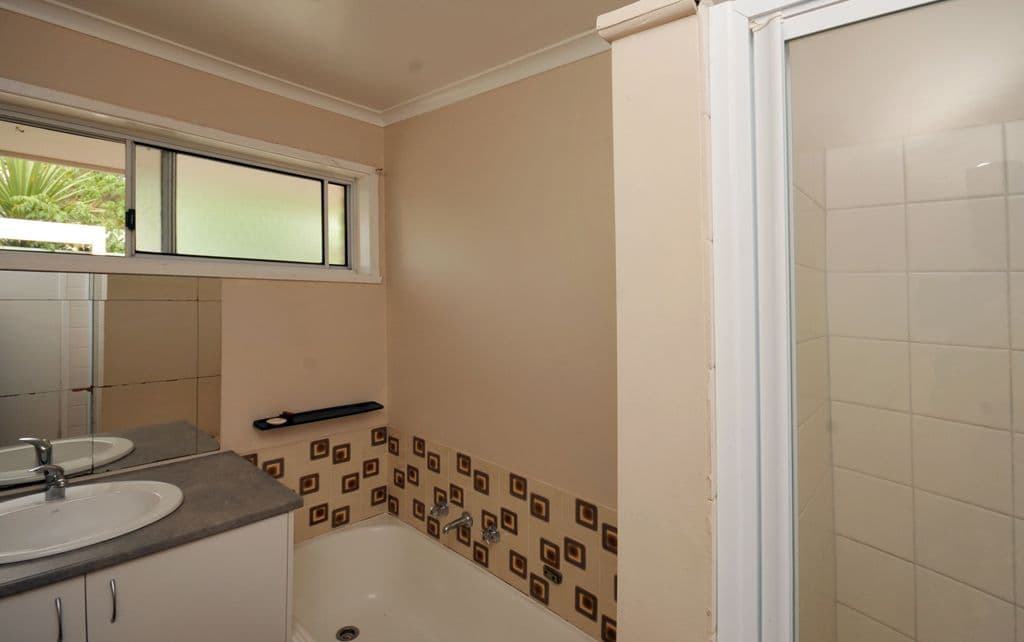 108 Crusoe Road, Kangaroo Flat VIC 3555, Kangaroo Flat - Thumbnail 4