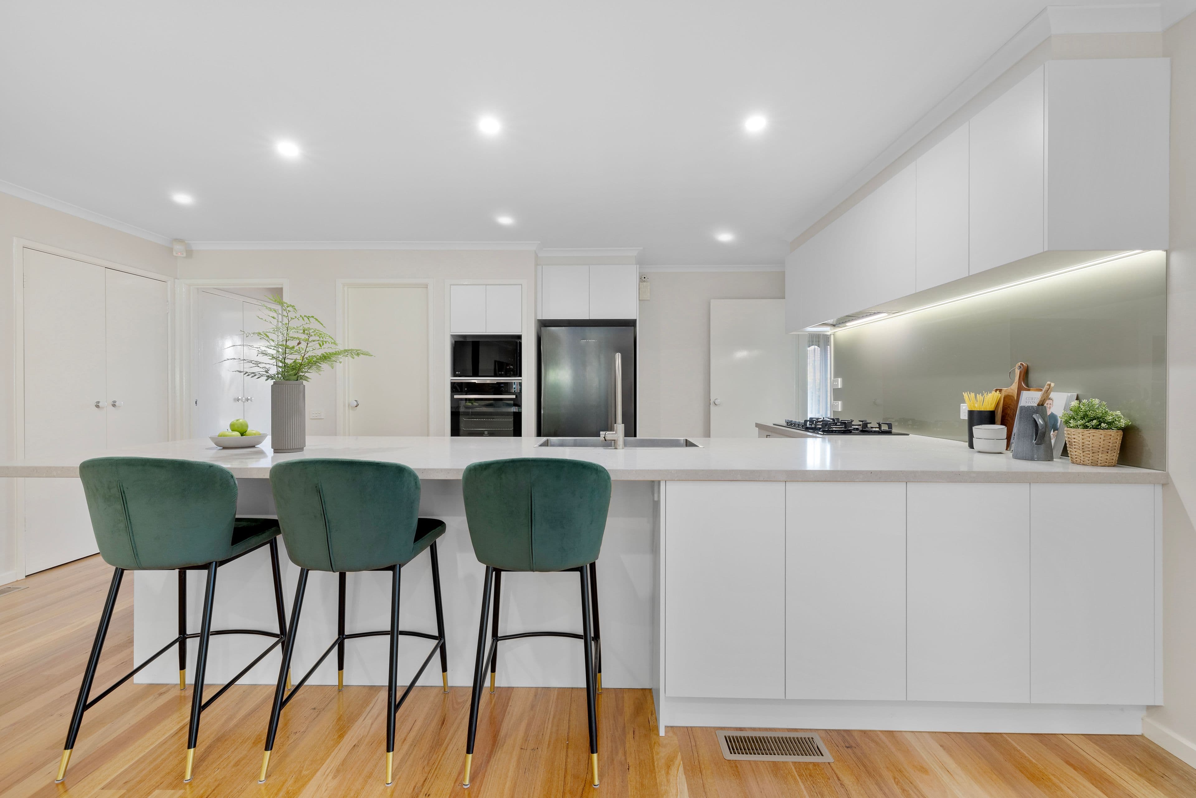 5 Robbie Close, Rowville VIC 3178, Rowville - Thumbnail 8