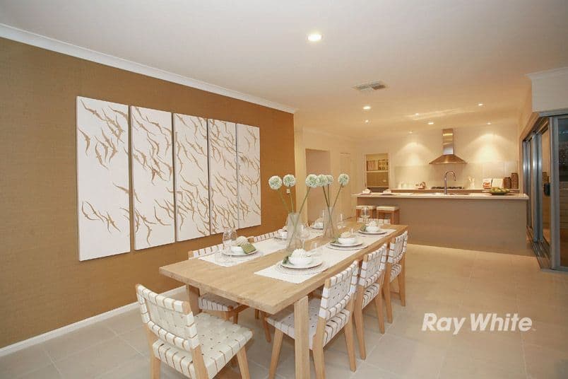 6 Bibury Street, CRANBOURNE VIC 3977, Cranbourne North - Thumbnail 3
