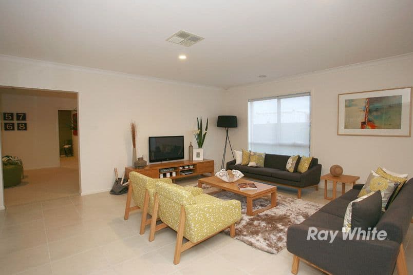 6 Bibury Street, CRANBOURNE VIC 3977, Cranbourne North - Thumbnail 8