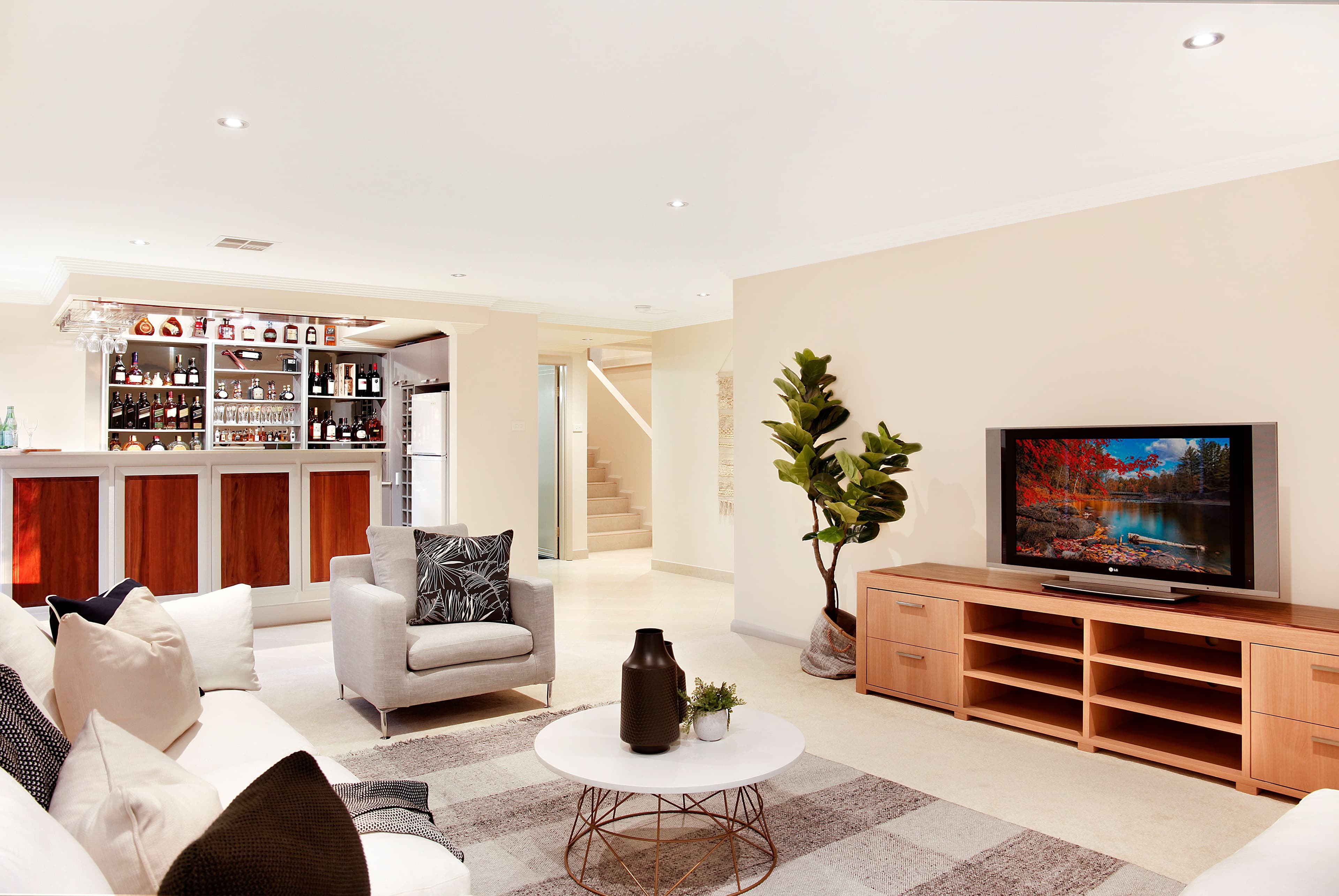 2 Whitely Grove, Harrington Park - Thumbnail 4
