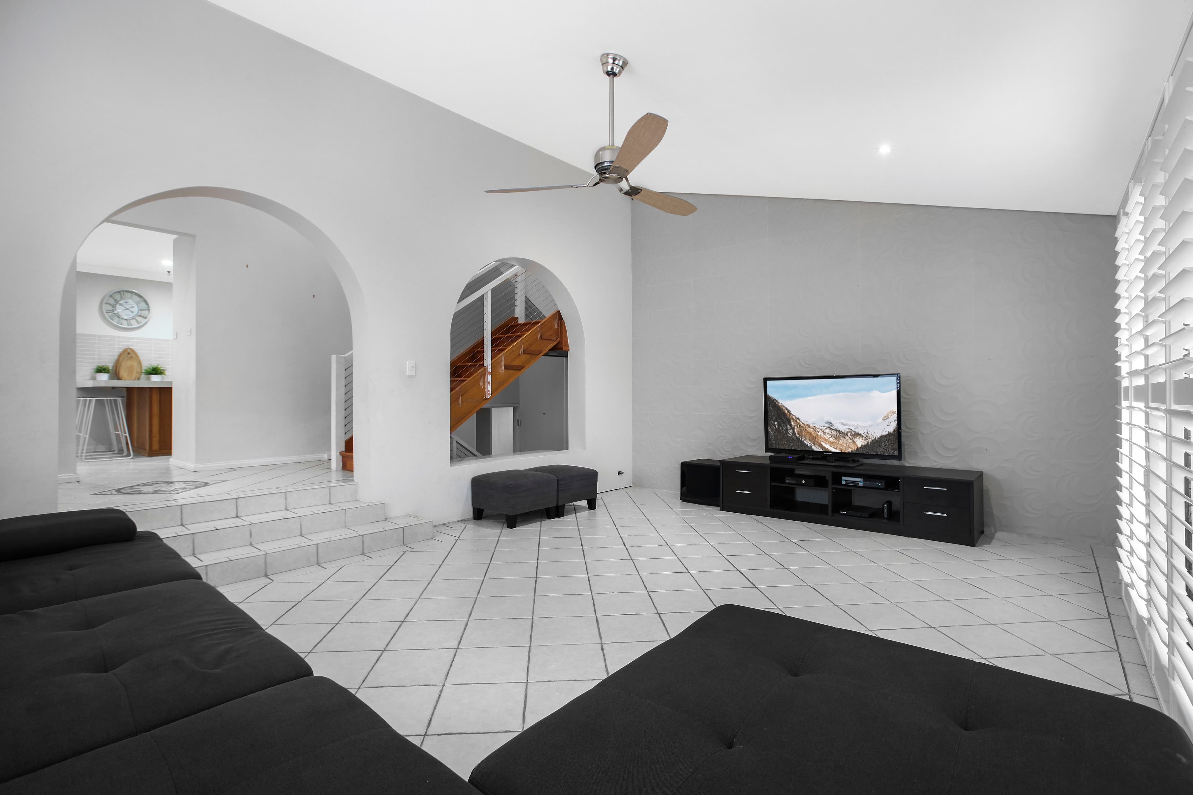 23 Kingfisher Avenue, Hinchinbrook - Thumbnail 4