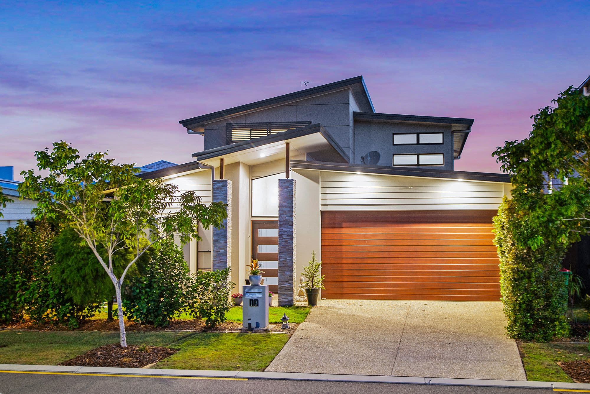 13 Beacon Lane, Hope Island QLD 4212, Hope Island - Image 1
