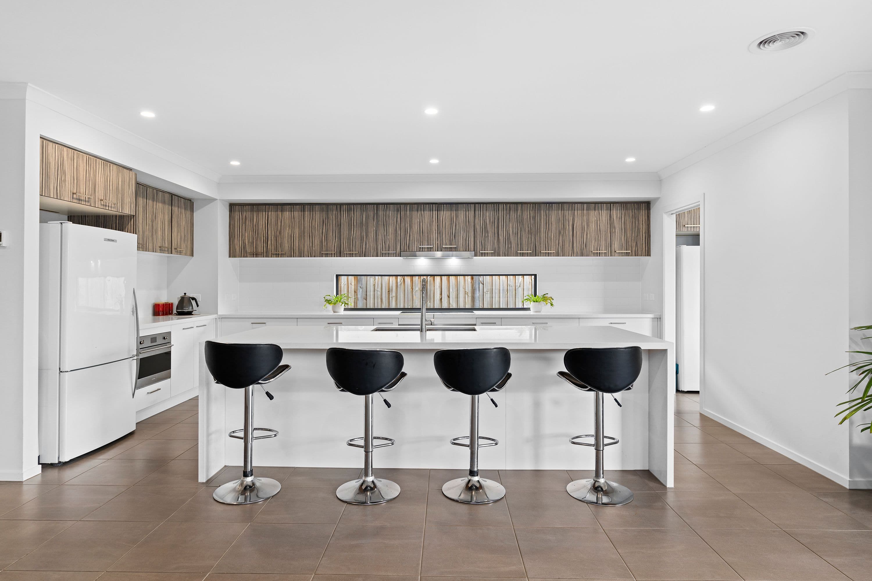 18 Spotted Gum Drive, Lara VIC 3212, Lara - Thumbnail 2