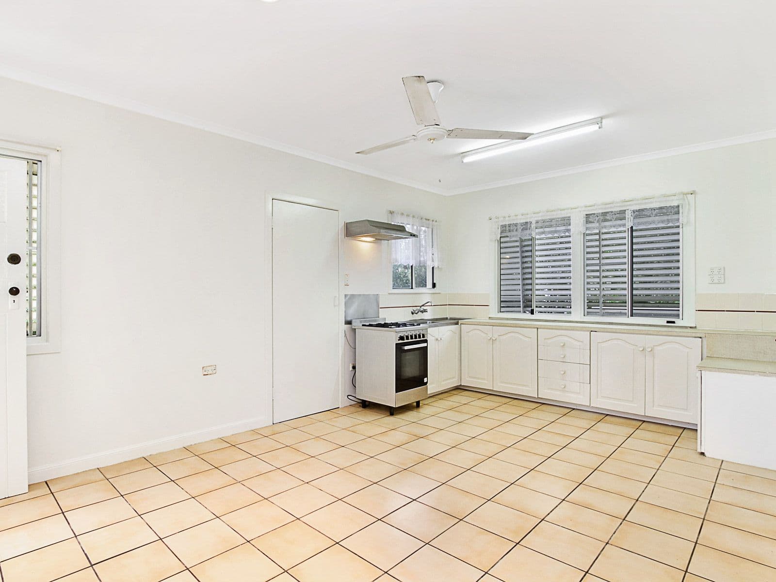 5 Hynch Street, Wulguru QLD 4811, Wulguru - Thumbnail 4