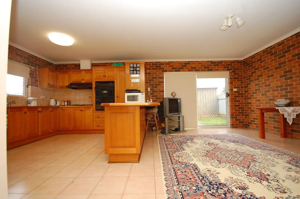 20 Clifton Boulevard, Griffith - Thumbnail 6