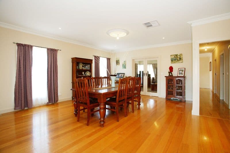 2 Locksley Avenue, RESERVOIR VIC 3073, Reservoir - Thumbnail 2