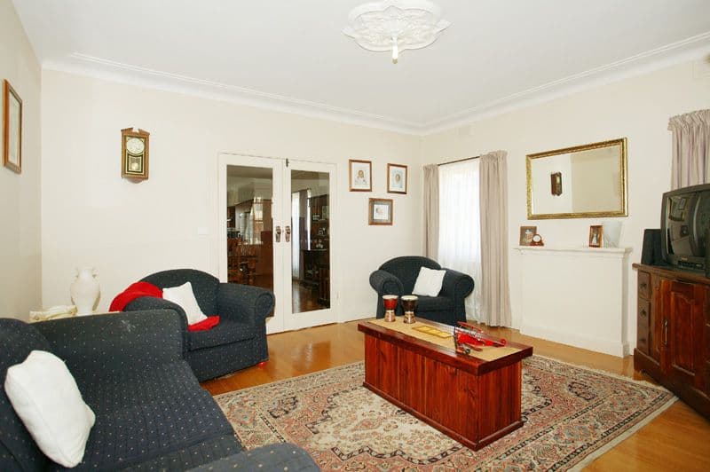2 Locksley Avenue, RESERVOIR VIC 3073, Reservoir - Thumbnail 3