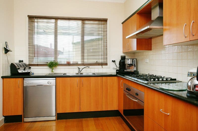 2 Locksley Avenue, RESERVOIR VIC 3073, Reservoir - Thumbnail 7