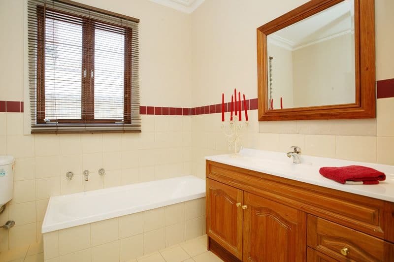 2 Locksley Avenue, RESERVOIR VIC 3073, Reservoir - Thumbnail 8