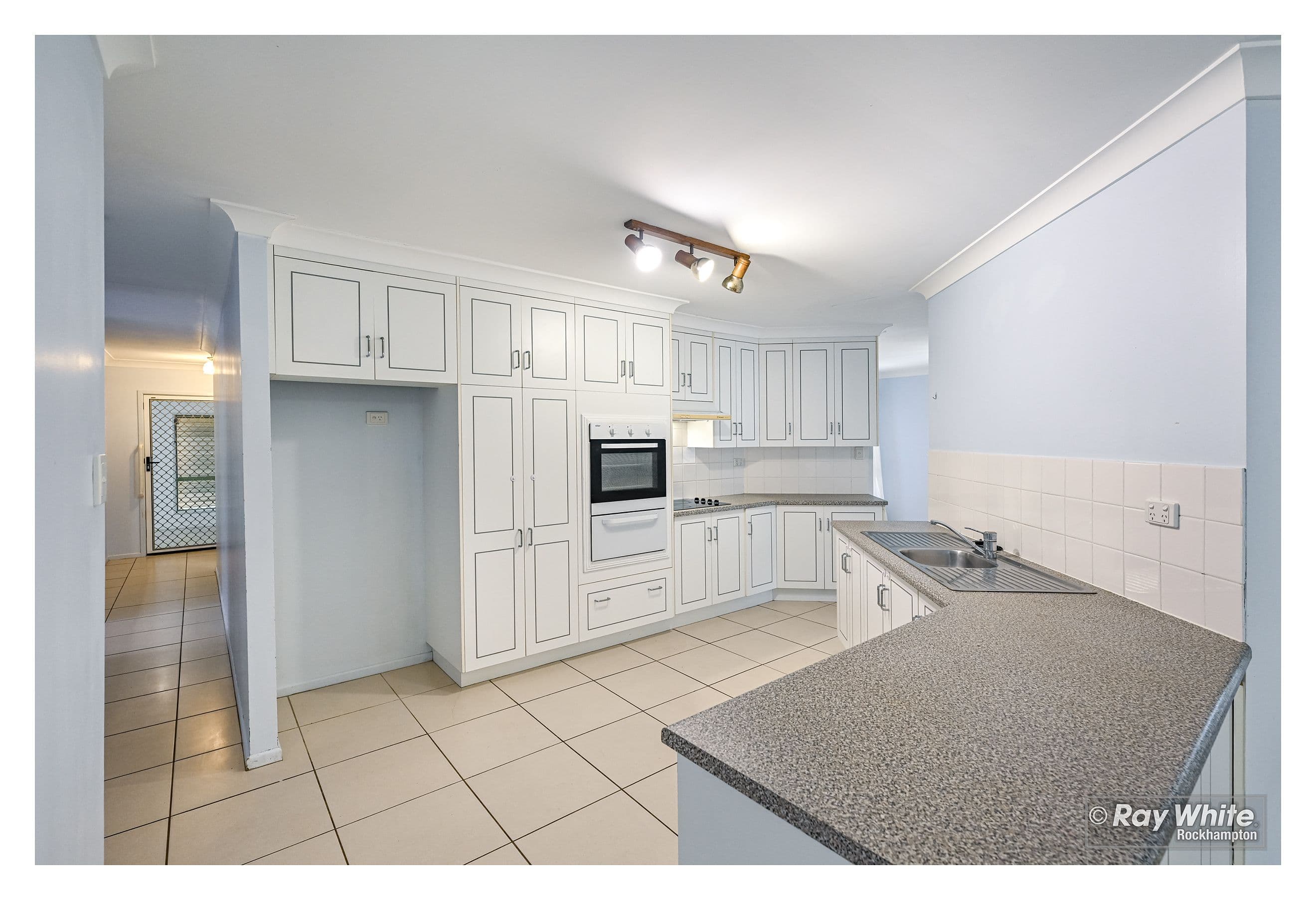 5 Blyth Avenue, Gracemere QLD 4702, Gracemere - Thumbnail 2