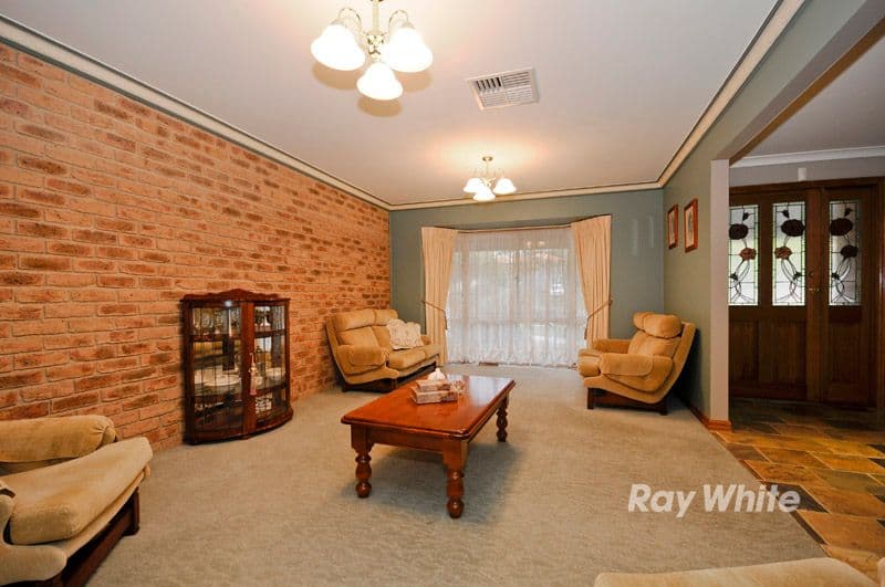 92 Lakeview Drive, LILYDALE VIC 3140, Lilydale - Thumbnail 2