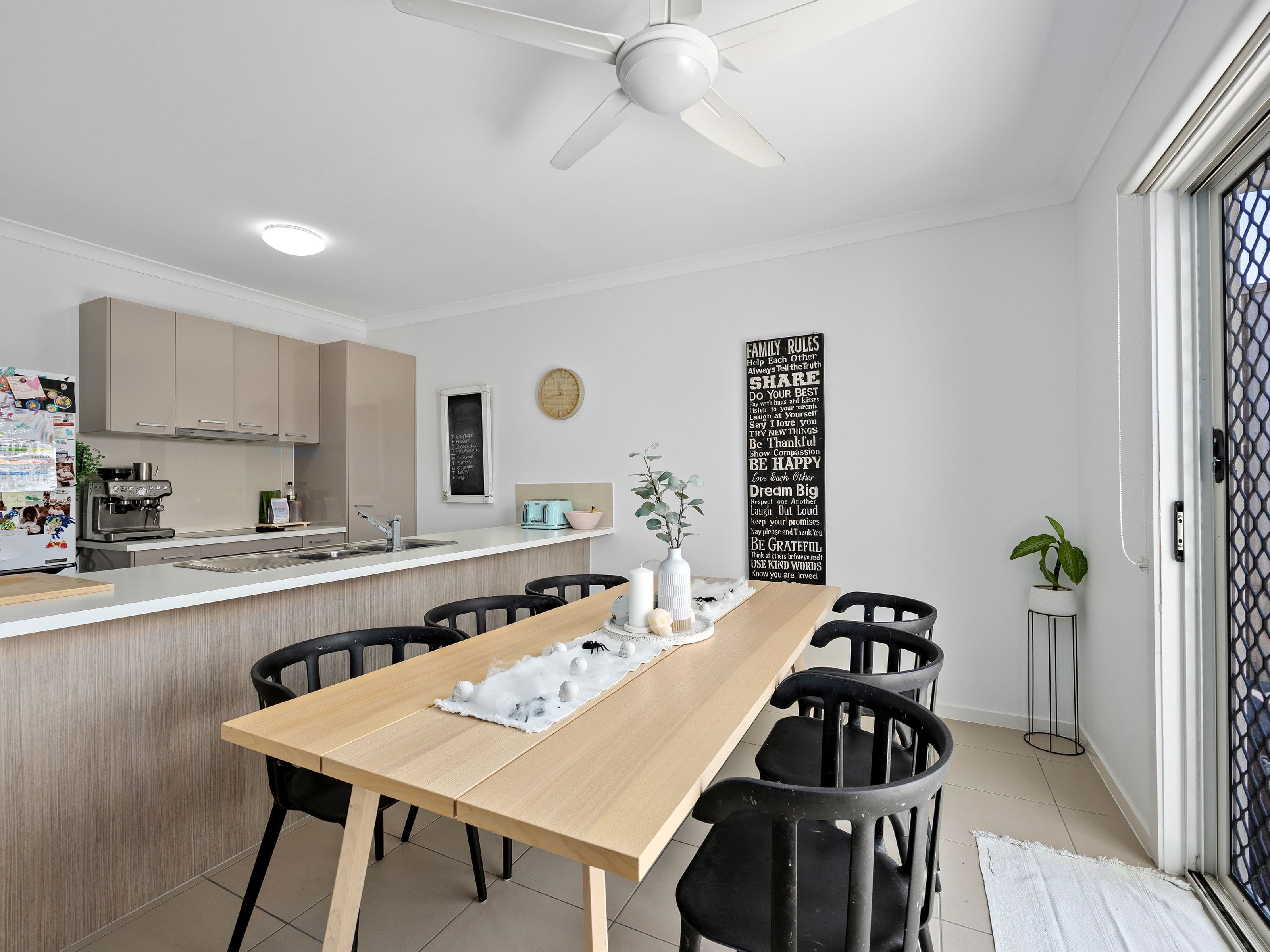 6 Napier Circuit, Silkstone QLD 4304, Silkstone - Thumbnail 2