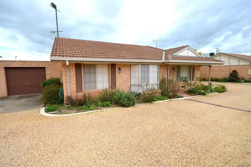 35 Vaux, Cowra NSW 2794, Cowra - Image 1