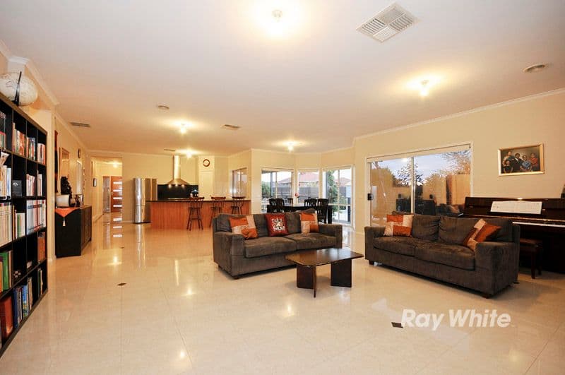 73 Somes Street, WANTIRNA SOUTH VIC 3152, Wantirna South - Thumbnail 2