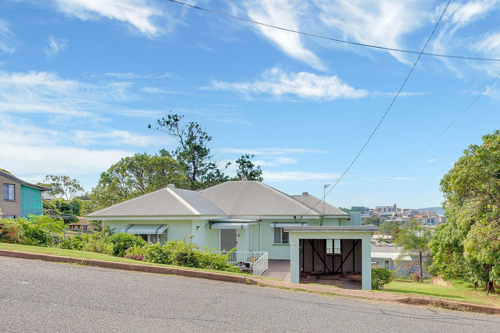 6 Williamson Street, West Gladstone QLD 4680, West Gladstone - Thumbnail 2