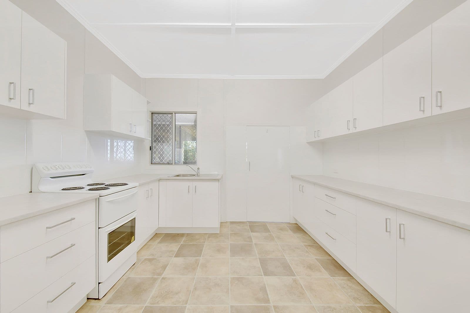 6 Williamson Street, West Gladstone QLD 4680, West Gladstone - Thumbnail 6