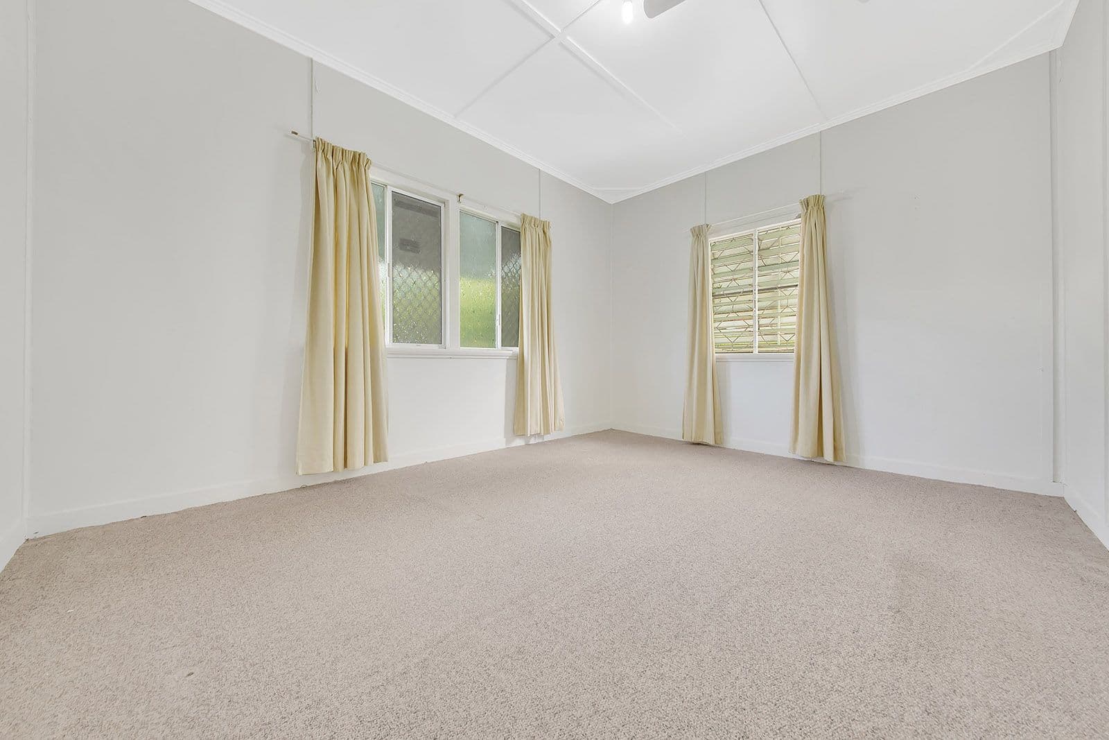 6 Williamson Street, West Gladstone QLD 4680, West Gladstone - Thumbnail 7