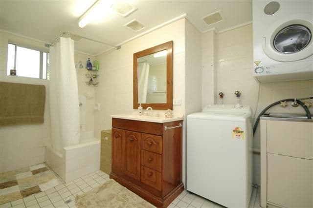 8 Barradine Street, GREENSLOPES QLD 4120, Greenslopes - Thumbnail 3