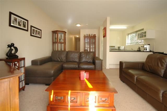 8 Barradine Street, GREENSLOPES QLD 4120, Greenslopes - Thumbnail 4