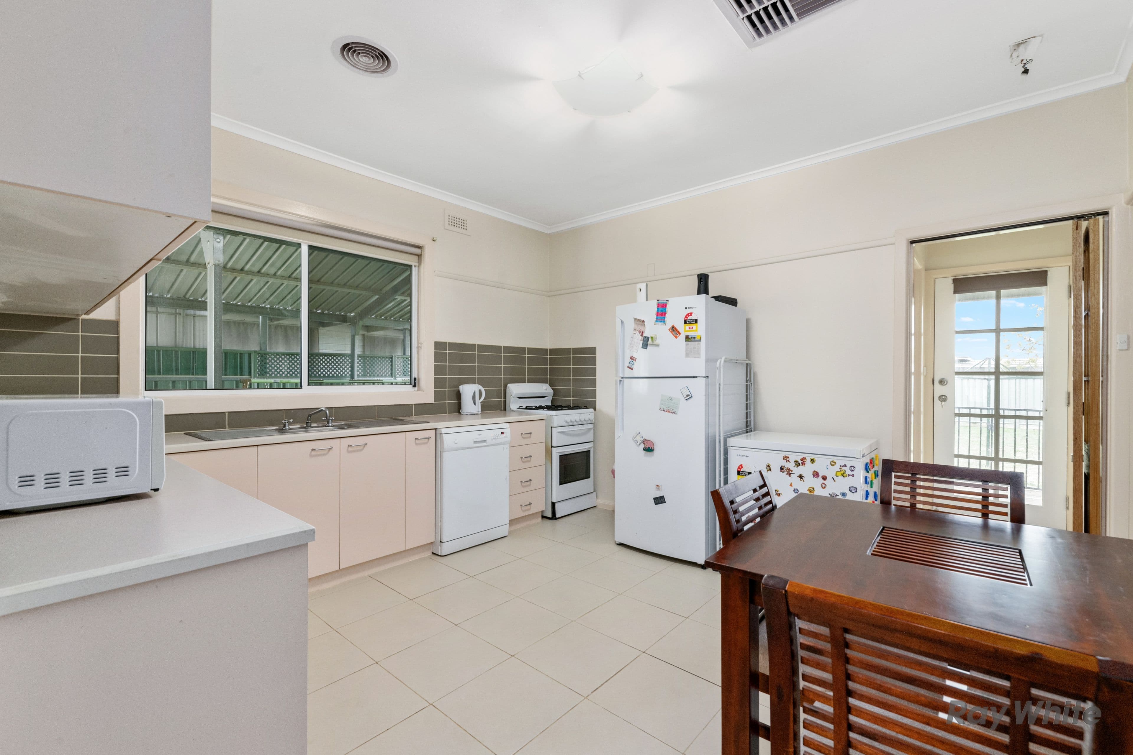 19 Afton Avenue, Benalla VIC 3672, Benalla - Thumbnail 6