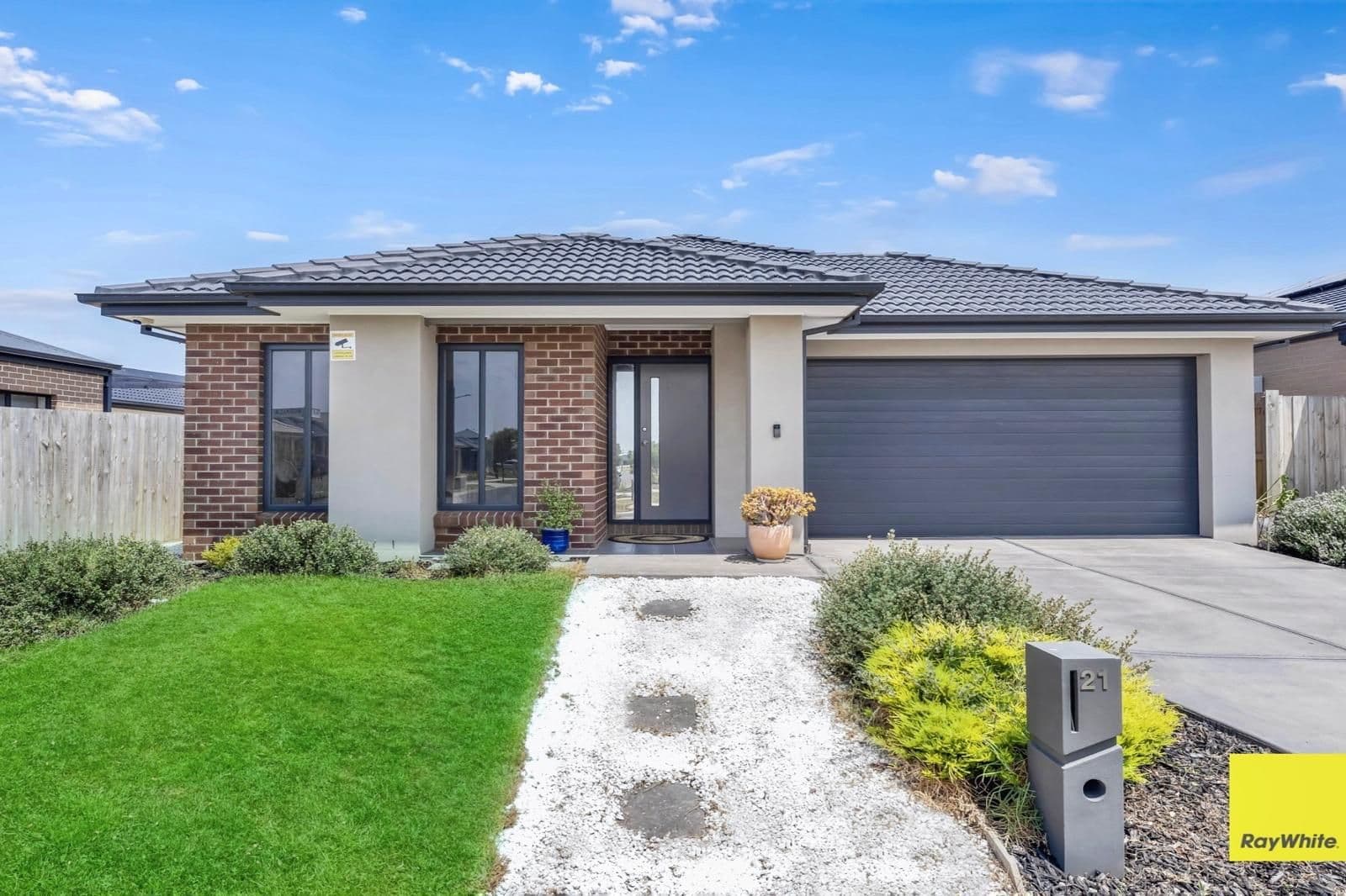 21 Bodalla Drive, Tarneit VIC 3029, Tarneit - Thumbnail 2