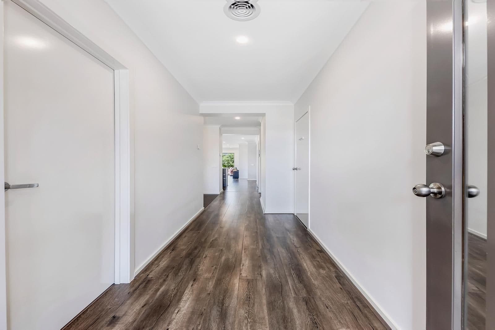 21 Bodalla Drive, Tarneit VIC 3029, Tarneit - Thumbnail 3