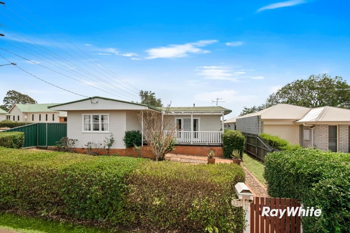 229 North Street, Rockville QLD 4350, Rockville - Thumbnail 2