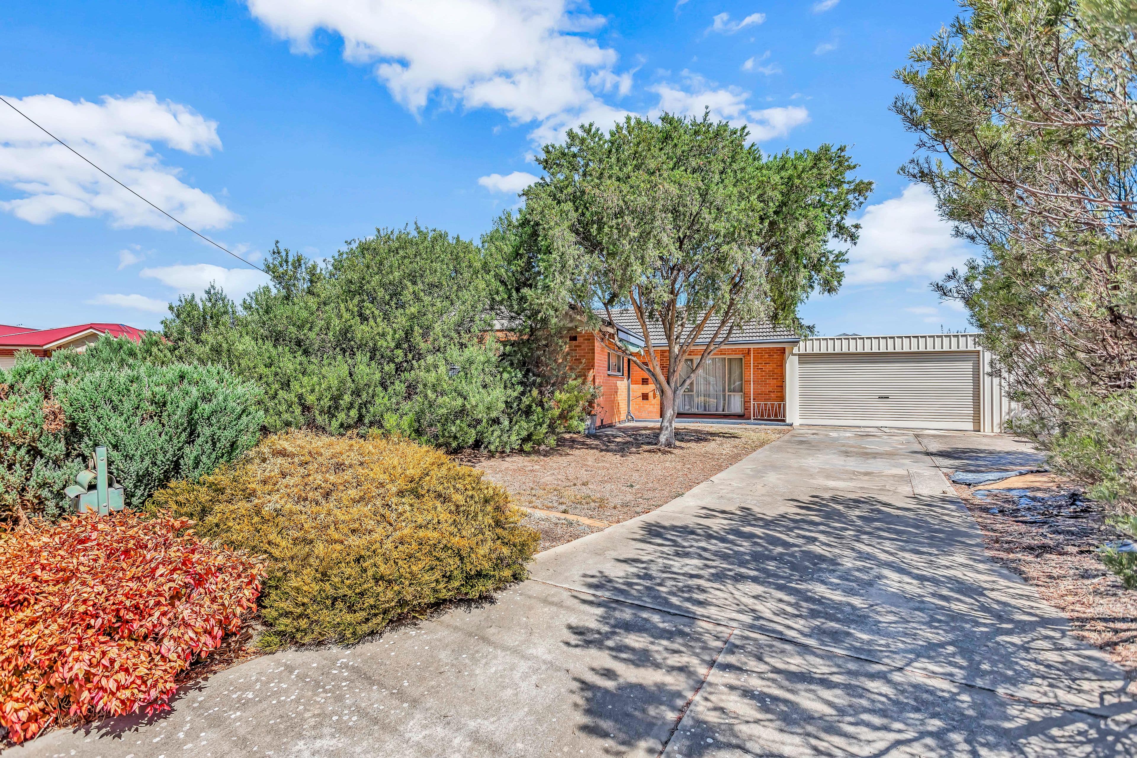19 Raggatt Crescent, Mitchell Park SA 5043, Mitchell Park - Thumbnail 2