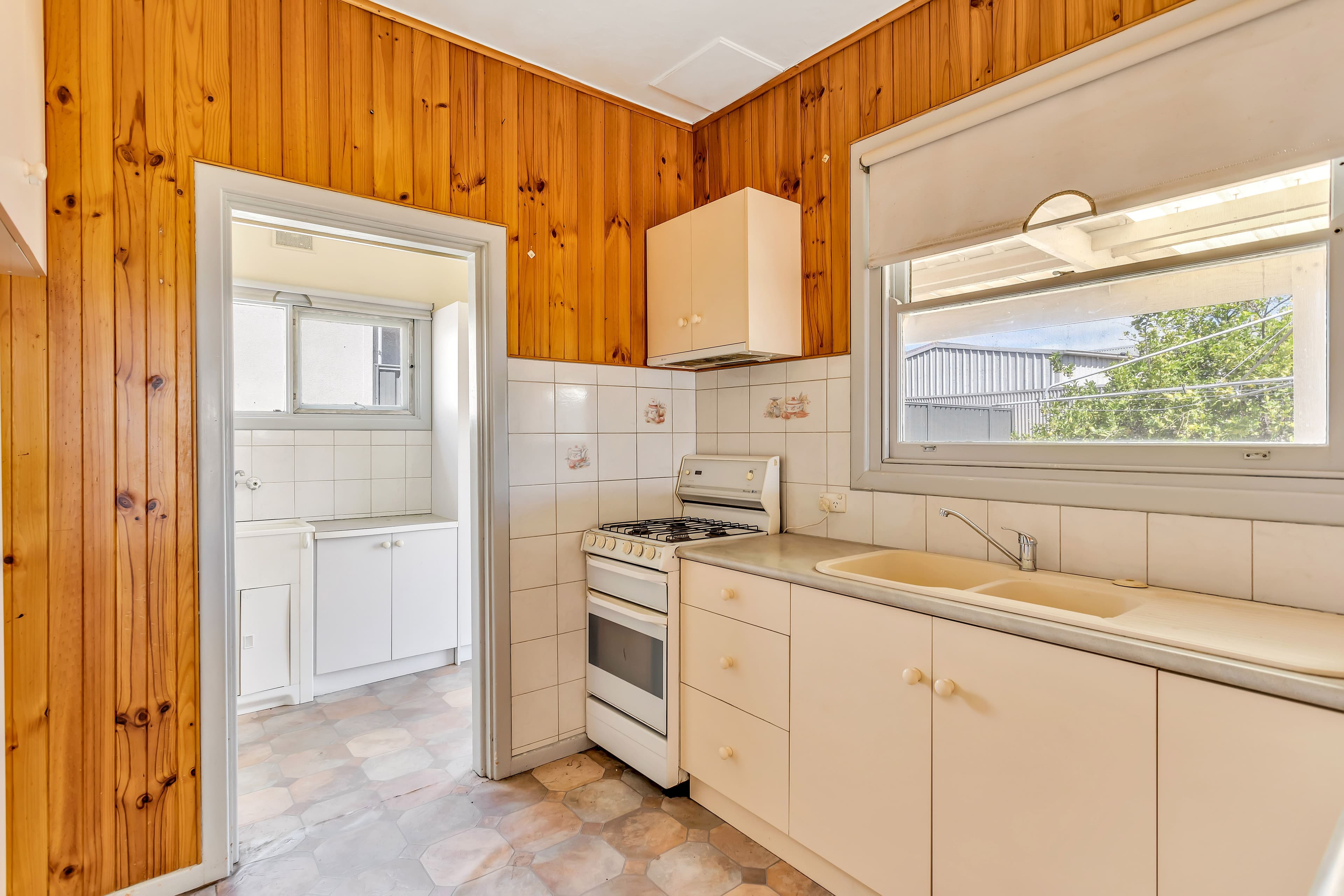 19 Raggatt Crescent, Mitchell Park SA 5043, Mitchell Park - Thumbnail 5