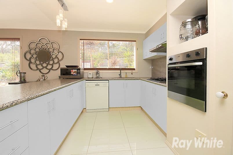 4 Suerulla Court, Rowville VIC 3178, Rowville - Thumbnail 2