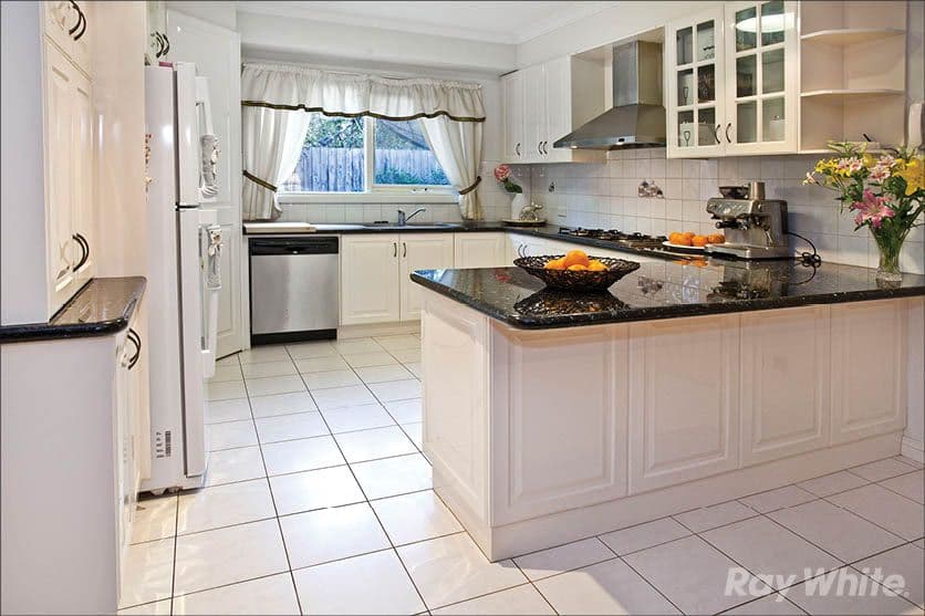 7 Peartree Way, GLEN WAVERLEY VIC 3150, Glen Waverley - Thumbnail 2