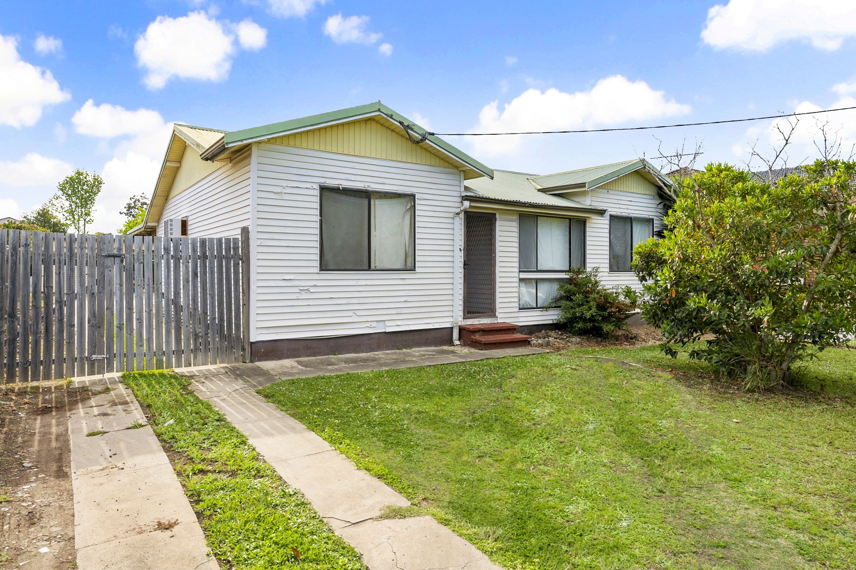 17 Peel Street, Canley Heights - Image 1