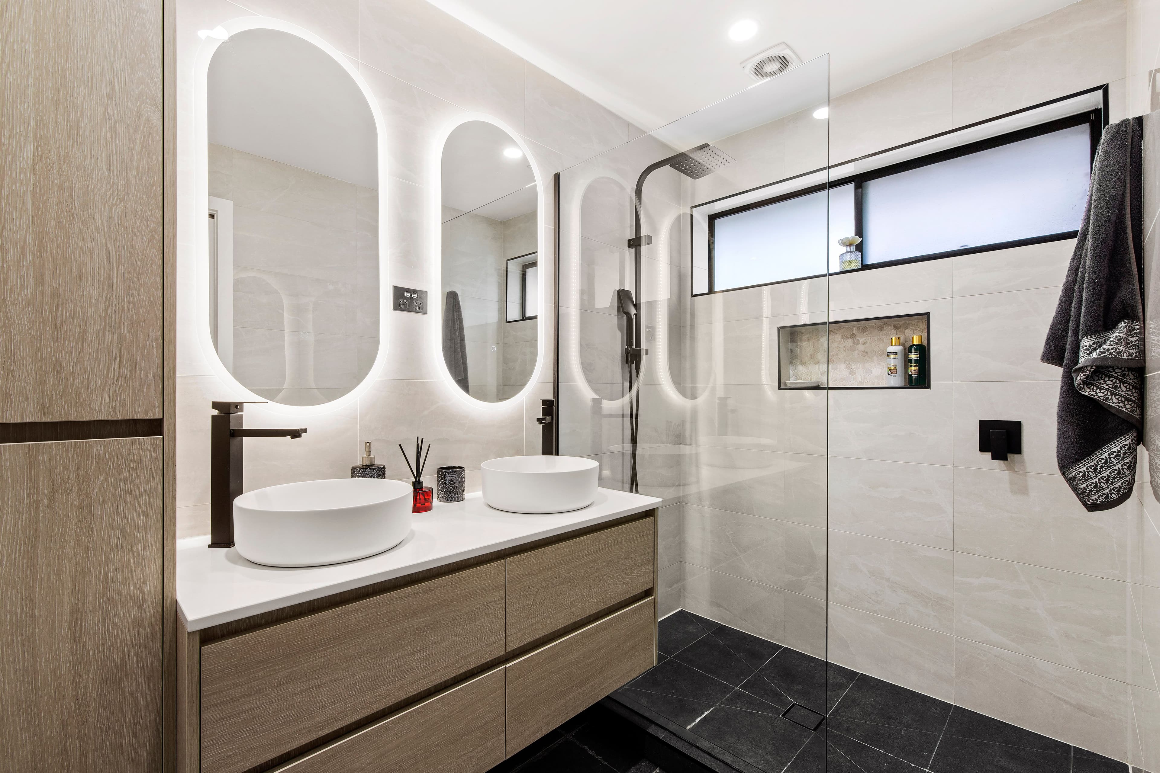 2 Madigan Crescent, Mill Park VIC 3082, Mill Park - Thumbnail 2