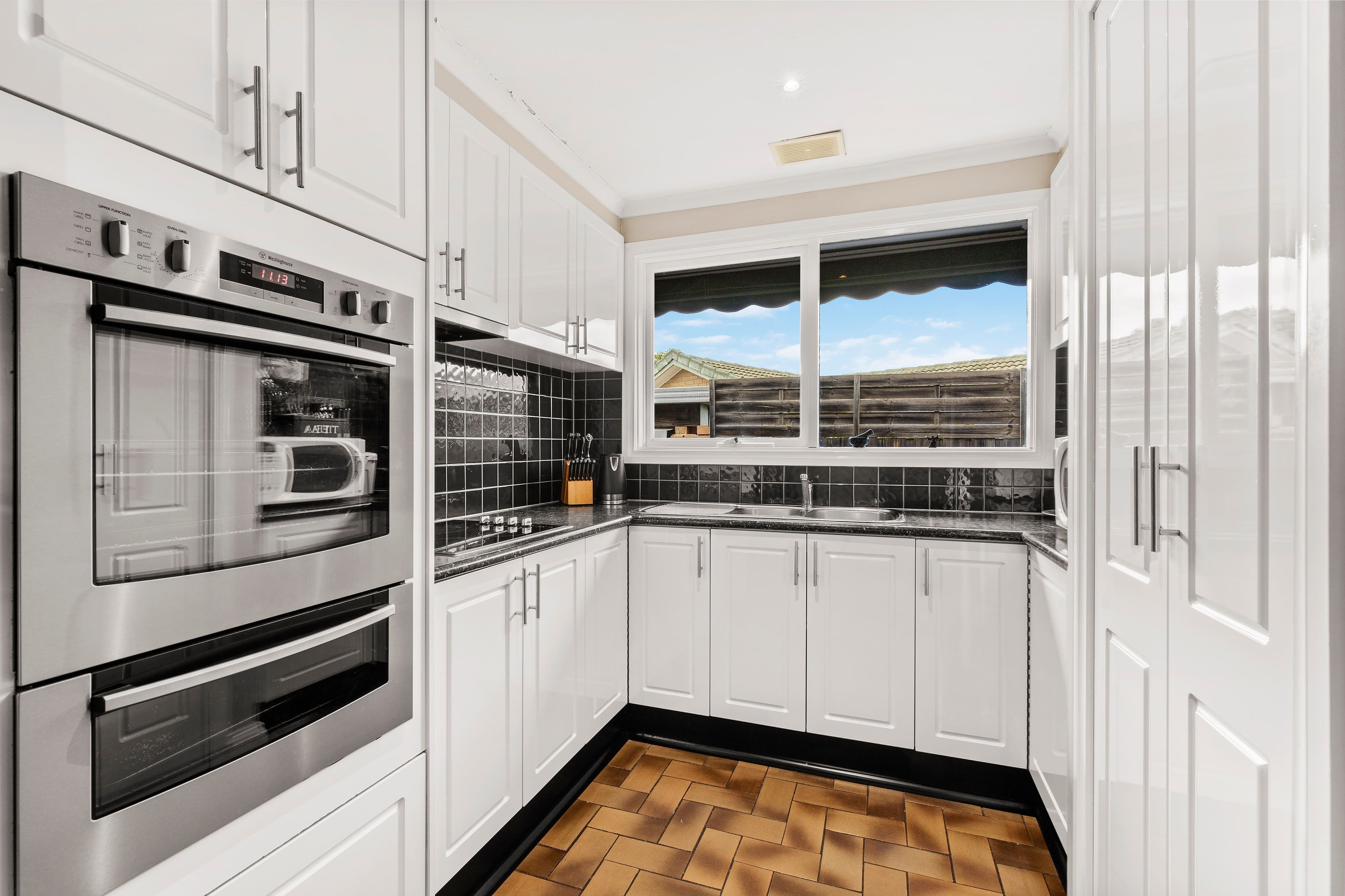 2 Madigan Crescent, Mill Park VIC 3082, Mill Park - Thumbnail 3
