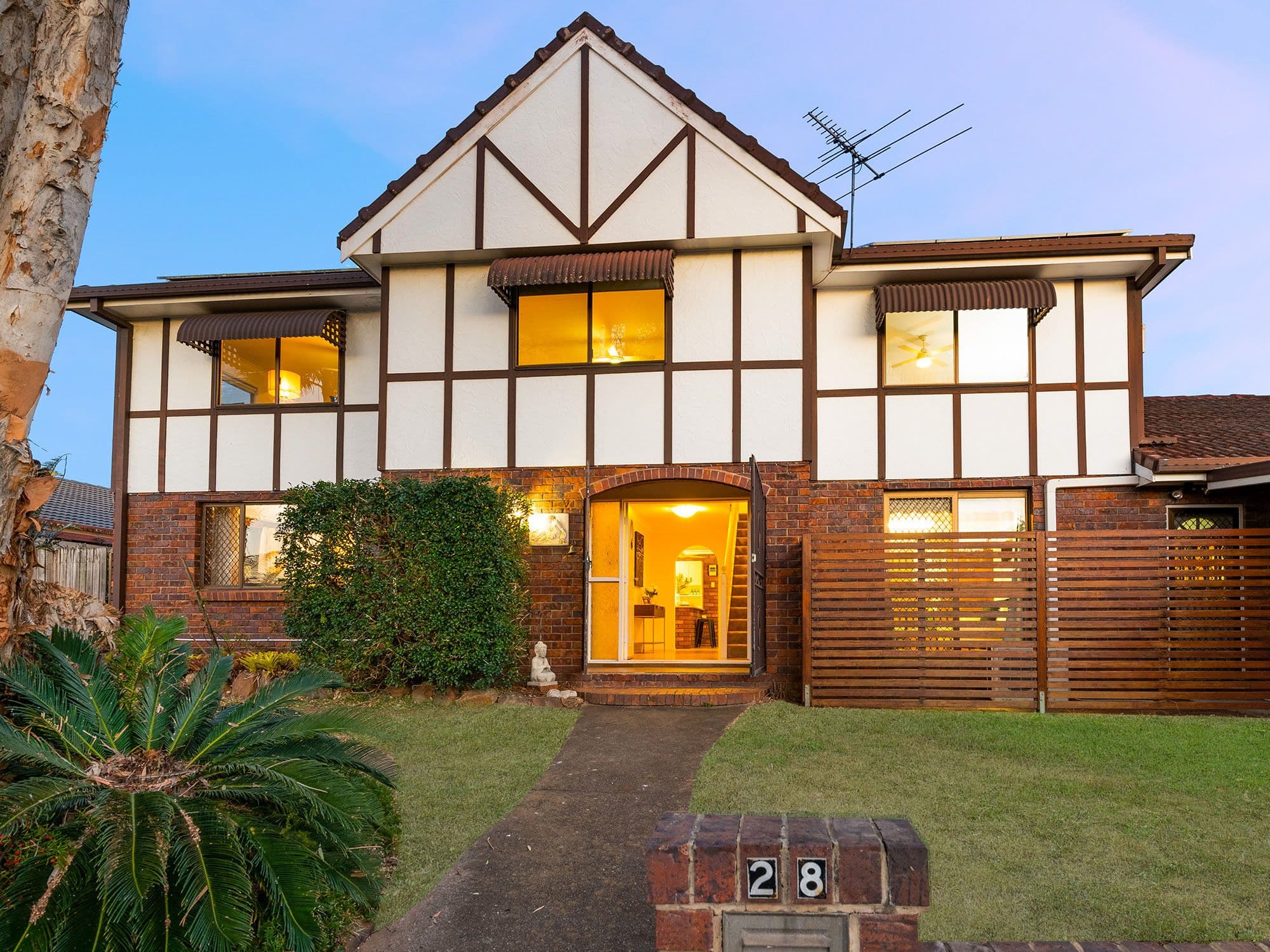 36 Oakleaf Street, Eight Mile Plains QLD 4113, Eight Mile Plains - Thumbnail 3