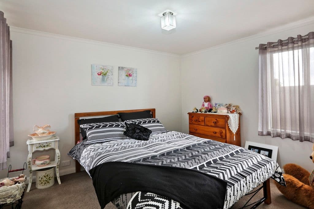 13 Pope Street, Bannockburn VIC 3331, Bannockburn - Thumbnail 5