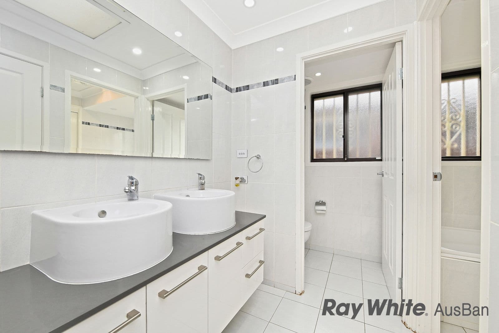 26,. Adrian . Street, Macquarie Fields NSW 2564, Macquarie Fields - Thumbnail 8