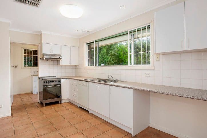 136 Tunstall Road, DONVALE VIC 3111, Donvale - Thumbnail 4