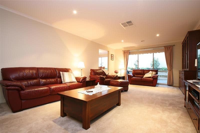 11 Topaz Grove, SOUTH MORANG VIC 3752, South Morang - Thumbnail 2