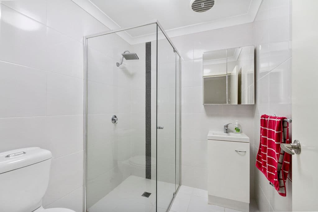 27 Clark Street, Biggera Waters QLD 4216, Biggera Waters - Thumbnail 8